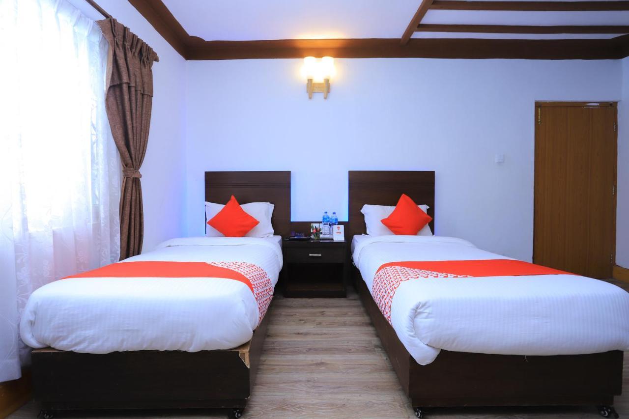 Oyo 591 Hotel Blue Moon Dharampur Exterior foto