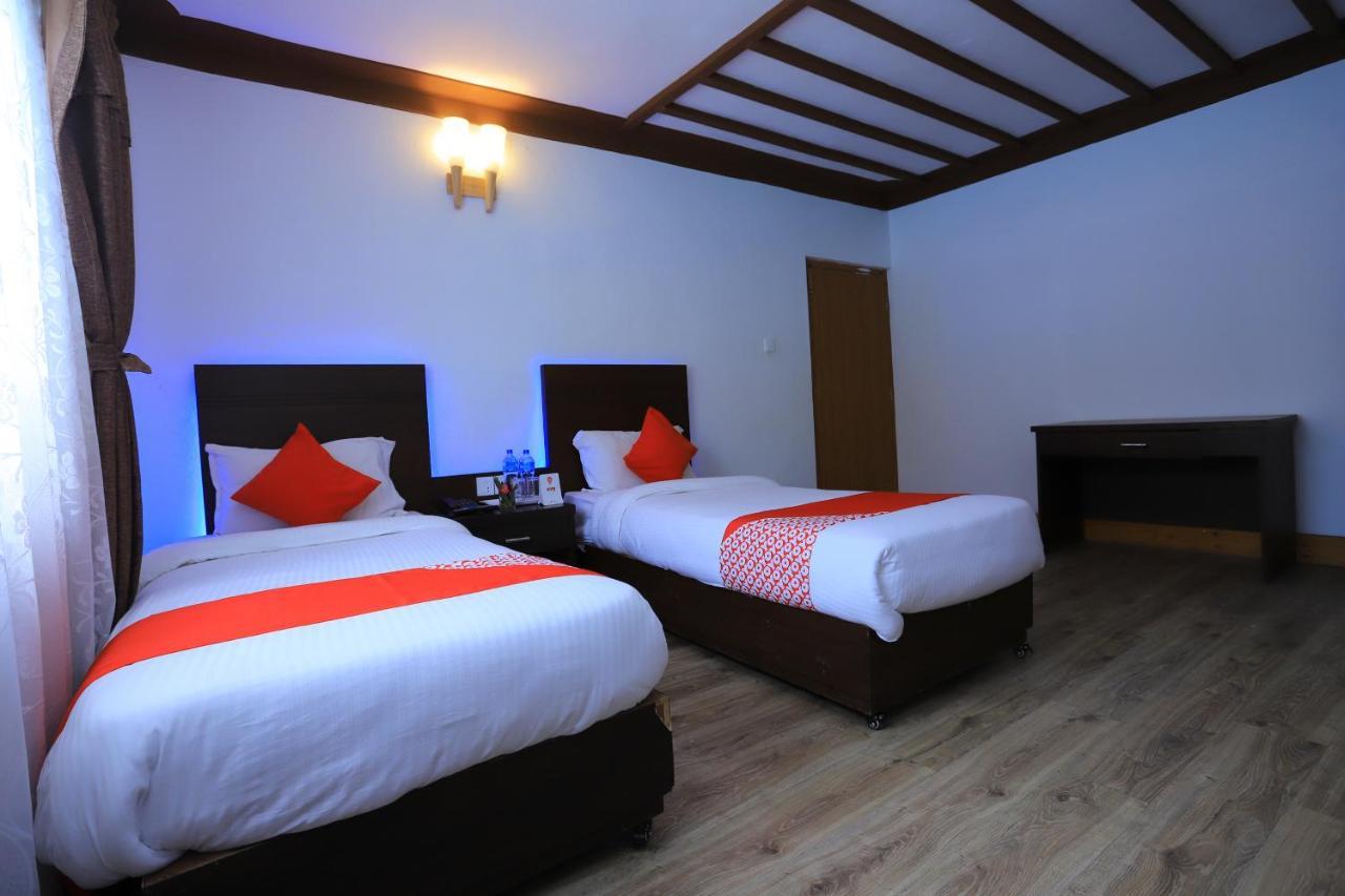 Oyo 591 Hotel Blue Moon Dharampur Exterior foto